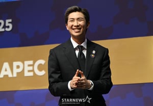 BTS RM donates 100 million won to National Museum of Korea, saying "Let's share our culture together"