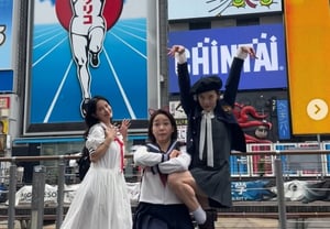 'キム・ジュンホ♥' キム・ジミン、大阪へ胎教旅行..妊娠を願ってくれた親友たちが一緒だった [スター・イシュー]