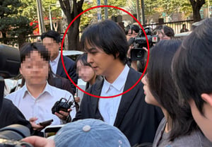 [Última hora] Song Min-ho de WINNER, condenado a un año de prisión con dos años de suspensión por "violación de la Ley de Servicio Militar" en primera instancia