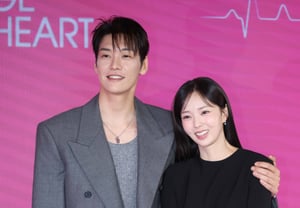 Kim Young-kwang y Chae Soobin, la «pareja visual perfecta» [★Fotos]