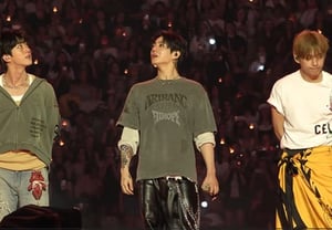 涙が止まらないジョングクにくすぐり合戦まで、BTSヨーロッパツアーの舞台裏映像 「ARMYへのラブレター」 [K-EYES]