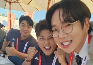 Jang Sung-kyu, cạnh tranh với Jeon Hyun-moo về vai trò bình luận viên bóng tên "Tôi kính trọng nhưng...tôi sẽ thắng về lượt xem"