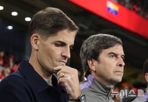 "What did we do for 44 minutes?" Moreno's ship, a hollow 'Total Soccer' declaration... 0-0 'Stagnant First Half' against Venezuela [Ulsan On-Site]