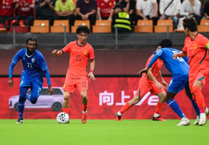 "若与日本交手，将以0-15落败" 中国国内愤怒爆发……惨败巴勒斯坦0-5，甚至被拿来与U-23队比较，沦为"耻辱"