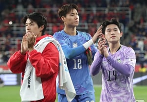 "守门员竟然是MVP"宋范根4次扑救→韩国队最高评分7.9……莫雷诺之师0-0沉闷之战的"苦涩一面"