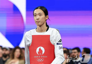La medallista olímpica de oro Kim Yu-jin, "eliminación temprana por sorpresa"... derrota aplastante ante la china Zhang Qiuling en cuartos de final [Juegos Asiáticos de Aichi-Nagoya]