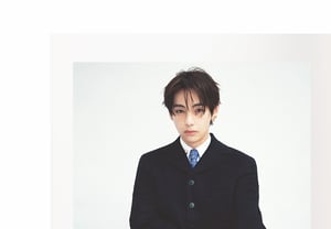 BTSのブイ、致命的な眼差しの彫刻のようなイケメン..日常がまさにグラビアそのもの