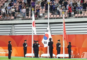 "La vez pasada, en lugar del himno nacional surcoreano se interpretó el de Corea del Norte... esta vez, solo la bandera taegeuk no fue izada"... ¿Cuánto tiempo más tardará Japón en prestar atención a los "incidentes absurdos" relacionados con Corea? [Juegos Asiáticos de Aichi-Nagoya]
