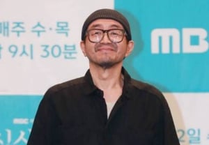 Diễn viên quá cố Nam Moon-chul, qua đời trong lúc điều trị ung thư đại tràng, để lại tác phẩm cuối cùng 'The Outlaws2'...hôm nay (4 tháng) là ngày giỗ 5 năm