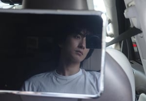 Jannabi's Choi Jung-hoon shares recent update, staying away from his smartphone: "I practice yoga again every morning"