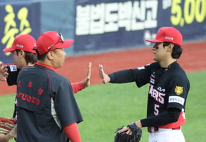 [Foto] Kim Do-young: "La mano del entrenador está caliente"