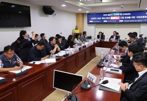 MBK's Kim Byung-ju submits statement of reasons for non-appearance at National Assembly audit... Political circles consider issuing a subpoena to accompany him