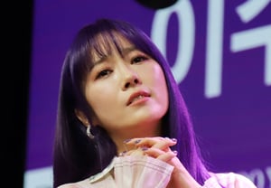 16岁儿子患白血病……李秀英"继父家庭暴力、诈骗受害"言论再受关注【明星话题】