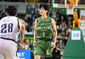 DBには「ビッグ3」しかいないのか? 2年目のイ・ユジン、開幕戦で13得点を爆発、先手の守備も勉強中··· イ・ギュソプ監督「良い選手に育てる"