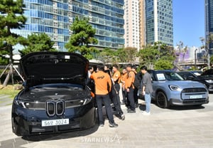 The 'Era of 1 Million Electric Vehicles'… BMW Korea Provides Training Vehicles to Strengthen Firefighter Capabilities