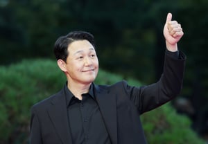 Park Sung-ung, gesto de pulgar hacia arriba en el Festival Internacional de Cine de Busan [★Foto]