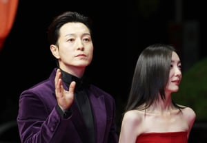 郑成日，绅士风范的化身[★照片]