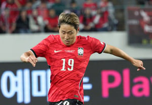 [Photo] Lee Kang-in, side breakthrough at an insane speed
