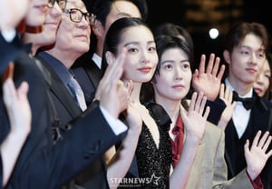 Kim Min-ha, trao nhau một cái nhìn nhẹ nhàng[★ảnh]