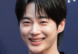 Como era de esperar, Byeon Woo-seok: el mayor número de votos en la votación preliminar del Premio a la Popularidad de 'AAA 2026'... Primer lugar entre los actores masculinos