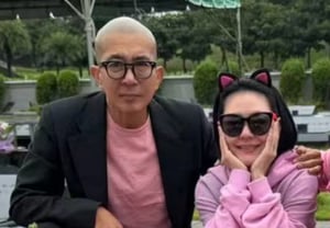 Koo Jun-yeop, aspecto demacrado en la tumba de la difunta Seo Hui-won... "48 cumpleaños" entre un mar de tonos rosados