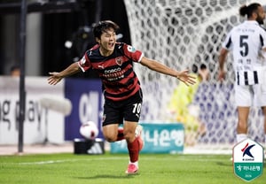 [オフィシャル] 「5試合すべて出場＋デビューゴール爆発」浦項ファン・ソウン、9月「今月のヤングプレーヤー賞」