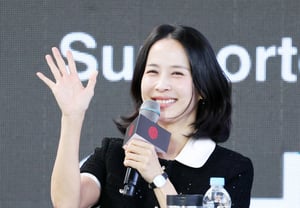 Jo Ye-jeong, bright smile for the audience [★Photo]