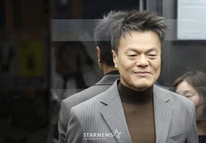 「国政監査出席」のパク・ジニョン、パノメノン商標権論争を認め、特恵疑惑には反論「より大きな金を放棄」 [総合]