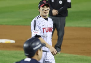 [Photo] Did Im Chan-gyu get caught up in a tense exchange with Yang Eui-ji?