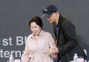 金惠子，本不想再从事演艺活动……宋日坤导演：“我甚至写信去说服她”（《依然灿烂》）[第31届BIFF]