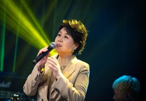 After apology targeting Kim Da-hyun… Shim Su-bong: "The color of my music is empathy and comfort" [Star Issue]