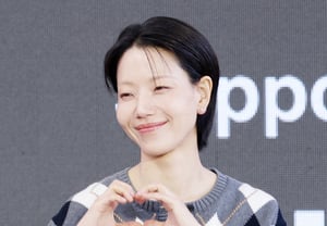 Kim Shin-rok gửi trái tim đến fan [★ẢNH]