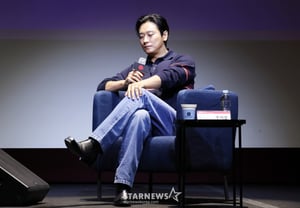 チュ・ジフン、皇帝陛下の雰囲気 [★フォト]