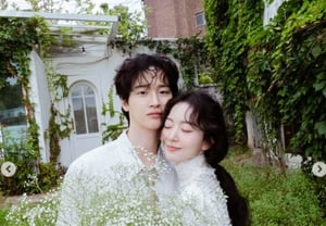 Jang Dong-yoon and Kim Seung-yoon quietly tie the knot today (the 10th), transitioning from lovers to husband and wife [Star Issue]