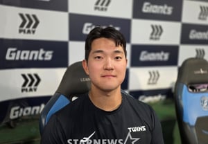 レイイエス、明日は4個打たなきゃですね「崖っぷちのLGを救ったデビュー戦初の5安打！」 ムン・ジョンビン、今度は「ロッテ」だけを応援する [釜山現場]