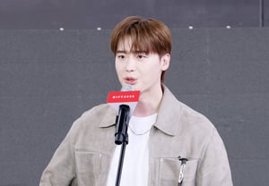 Lee Jong-suk, la aparición de Heinrey [★Foto]