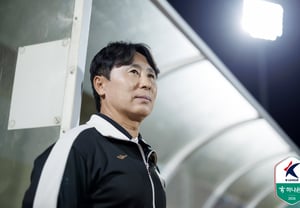 «Controversia por la exención del servicio militar para los Juegos AG»: el entrenador Kim Ki-dong, «Lamentable que el significado de la medalla de oro se haya desdibujado»; fue parco en palabras, pero dejó una frase con filo [En directo desde Sangam]