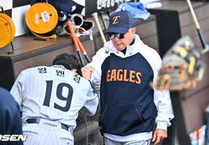 Taiwanese media on alert over "Kim Kyung-moon and Son Hyuk's simultaneous resignation": "Major changes have occurred at Wang Yencheng's team, Hanwha!"