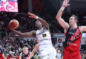 [Foto] Goodwin, "giro en suspensión"