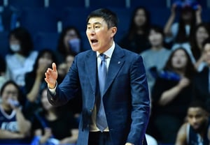 “许雄骨盆受伤→确定缺阵” 李尚敏 KCC 主教练:“从赛季初状态就不好……”【釜山现场】