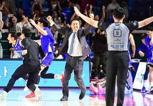 "Shout it, Common Sense Magic!" Samsung, dead last for 5 straight years, has truly changed... Game-winning three-pointer with 6 seconds left → First 3-game winning streak at season opener in 23 years