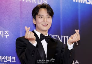 Como era de esperar, el "hombre de los premios"… Kim Nam-kyul brilla con energía amable al disculparse públicamente con Park Ji-hoon