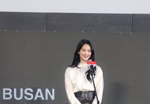 Shin Min-a, en el centro de la atención en Busan tras 10 años… La presencia inigualable de Navie