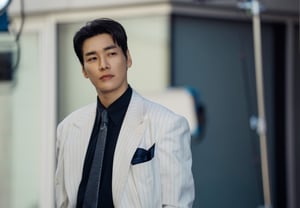 “Charge Me Up”: Kim Young-kwang Returns as the Romance King with an Artificial Heart