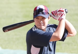 ¡Ha surgido el tema de mayor interés para el béisbol de otoño! ¿Podrá el segunda base de la selección nacional, el «producto estrella» de Doosan, pisar el escenario del Wild Card?