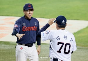 '7位・7位・7位→3年24億ウォン契約満了' ロッテのキム・テヒョン最後の挨拶「頑張ってくれた選手たちとファンに心から感謝」