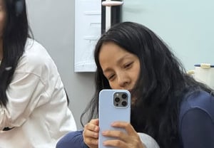«Lee Hyo-ri, la pareja de Lee Sang-soon», en el estudio de ensayo a diario… incluso sus calcetines rojos son un guiño al estilo del líder de FIN.K.L