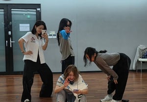 Seong Yu-ri, PINKL's full-group reunion on the horizon: A glimpse into their practice room as the fairies reunite after 21 years
