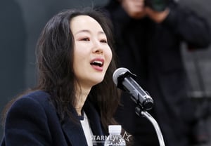 「アイリットがニュージーンズを盗作した」と主張したミン・ヒジン、名誉毀損・業務妨害の疑いで送致