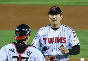 The replacement for '31SV Son Ju-young' was ultimately not found... "We will go with a collective closer." Manager Yeom Kyung-yeop's gamble [WC1 On-site]